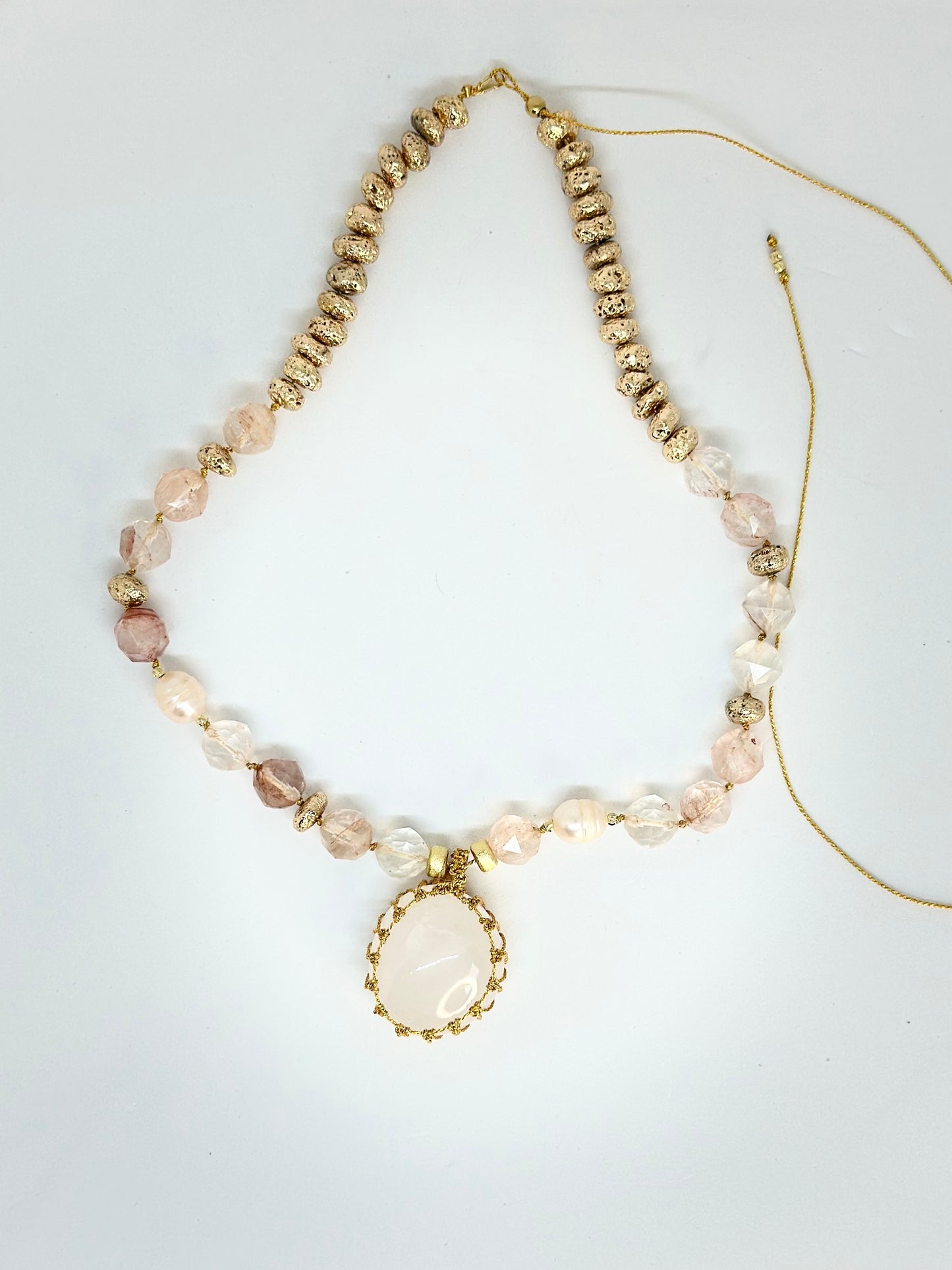 Collier Quartz ferrugineux & Lave