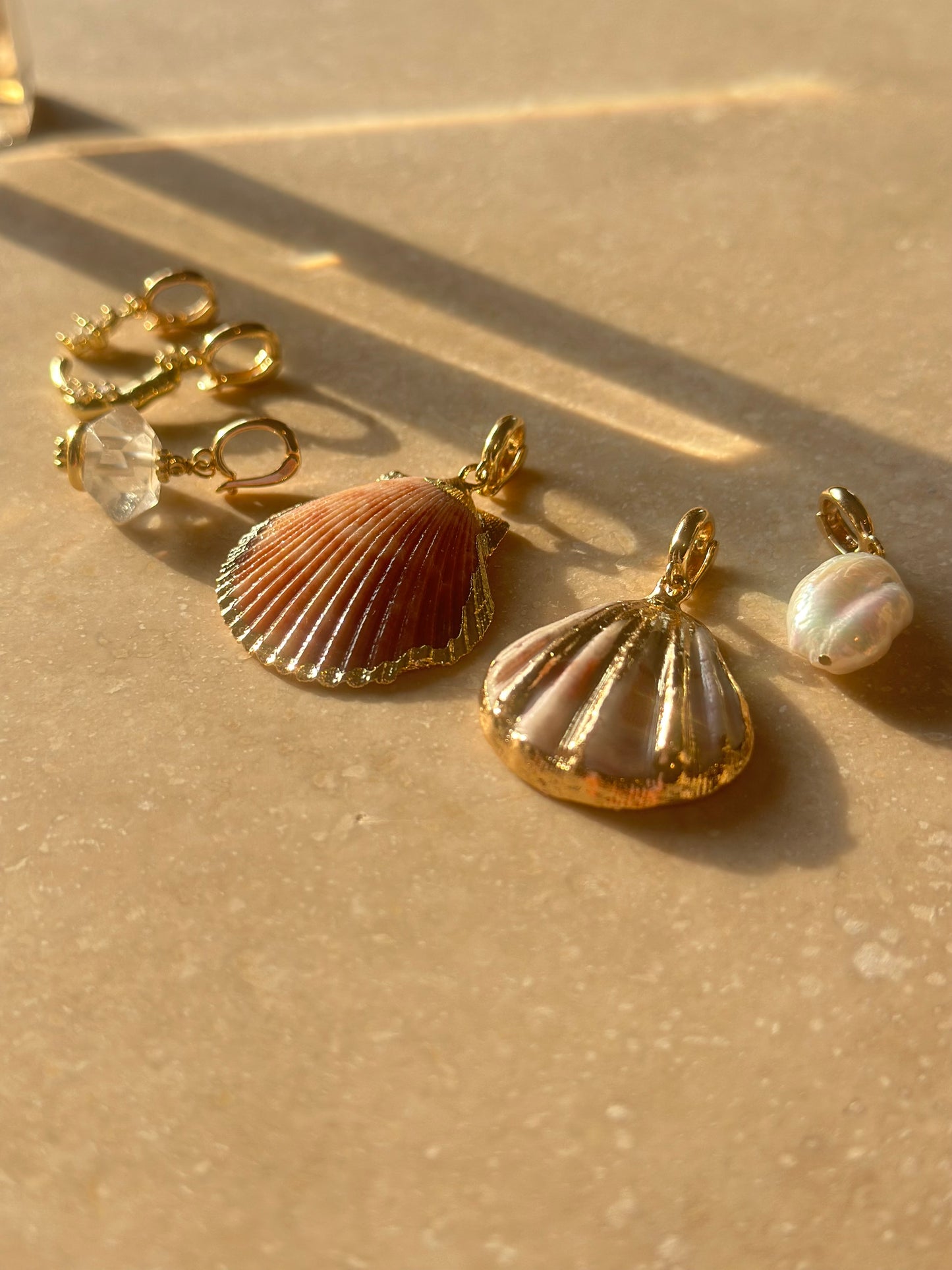 Pendentifs dorés