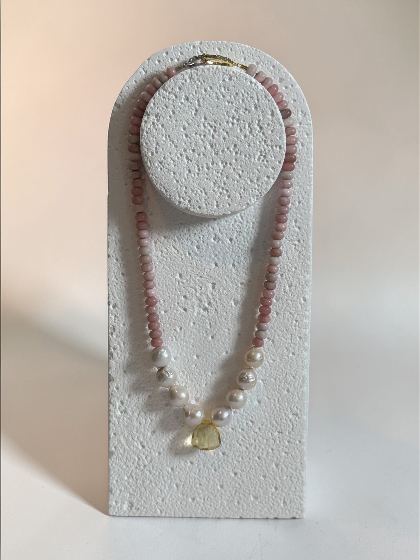 Collier Perles d’eau douce & Opale rose