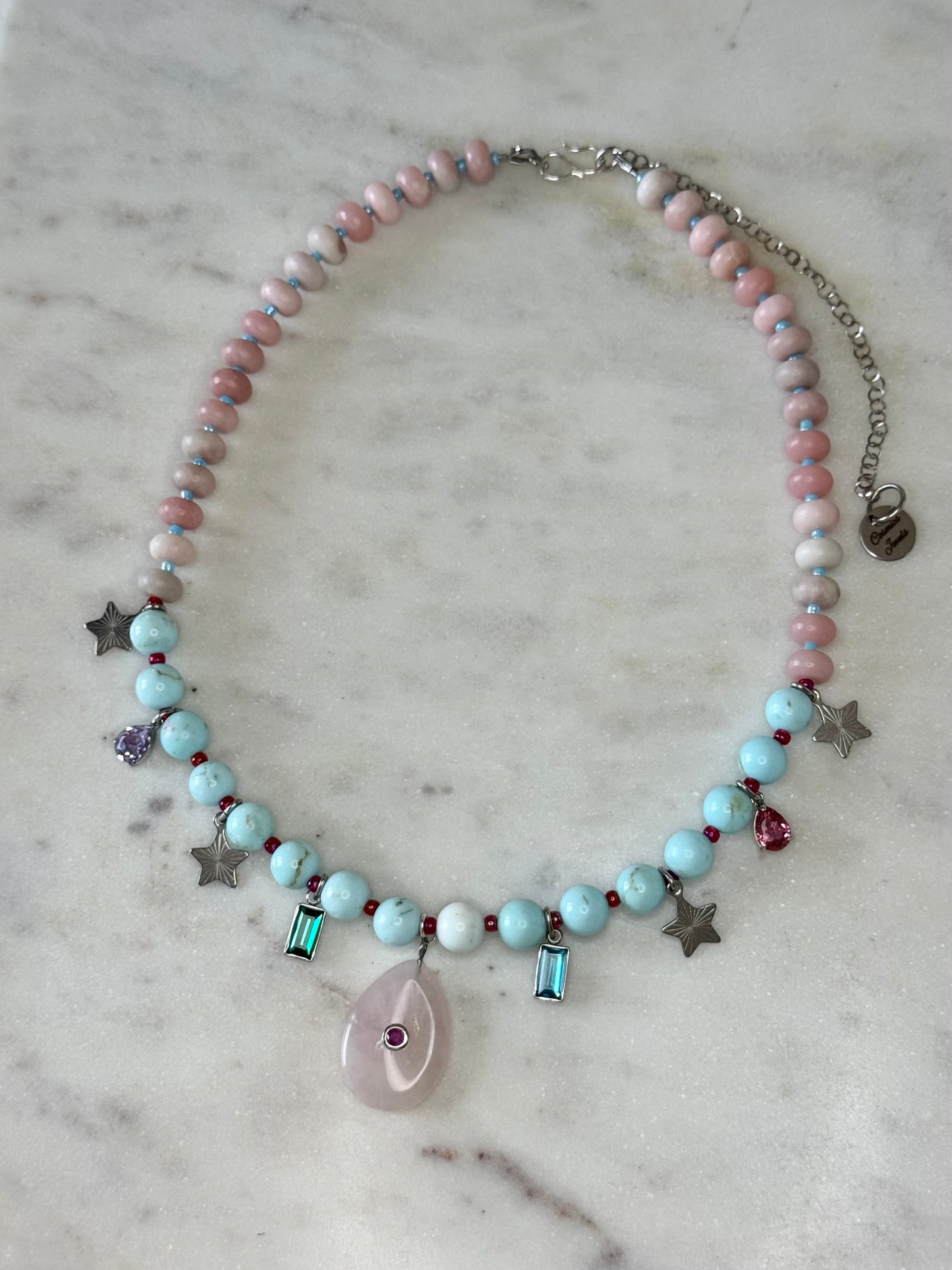 Collier Charms Opale, Quartz rose & Howlite — Le souffle doux de la guérison