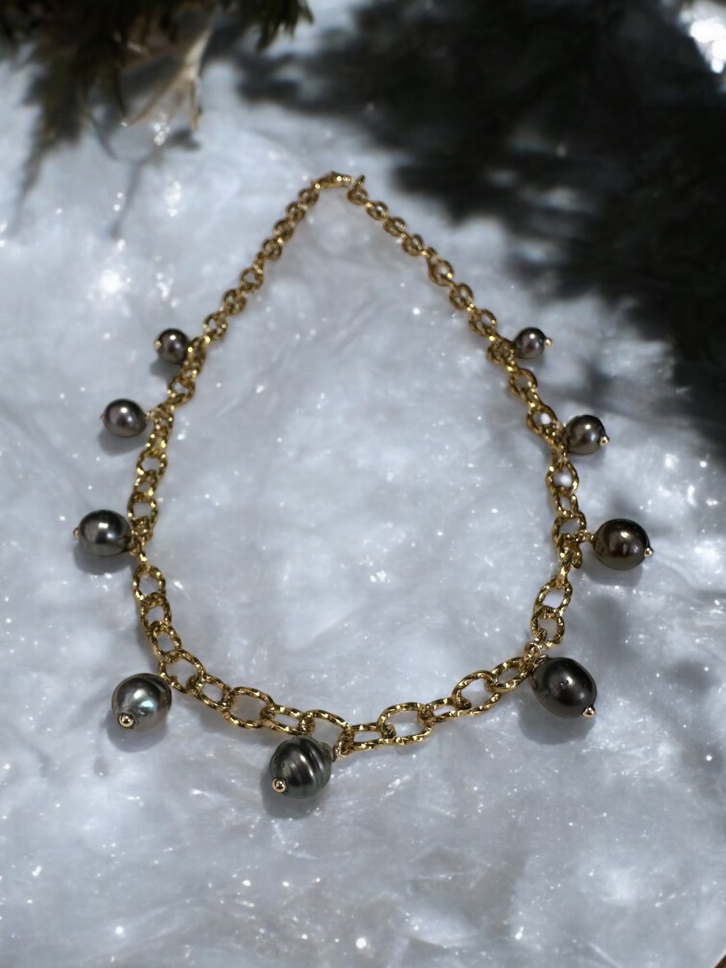 Collier de 9 Perles de Tahiti breloques