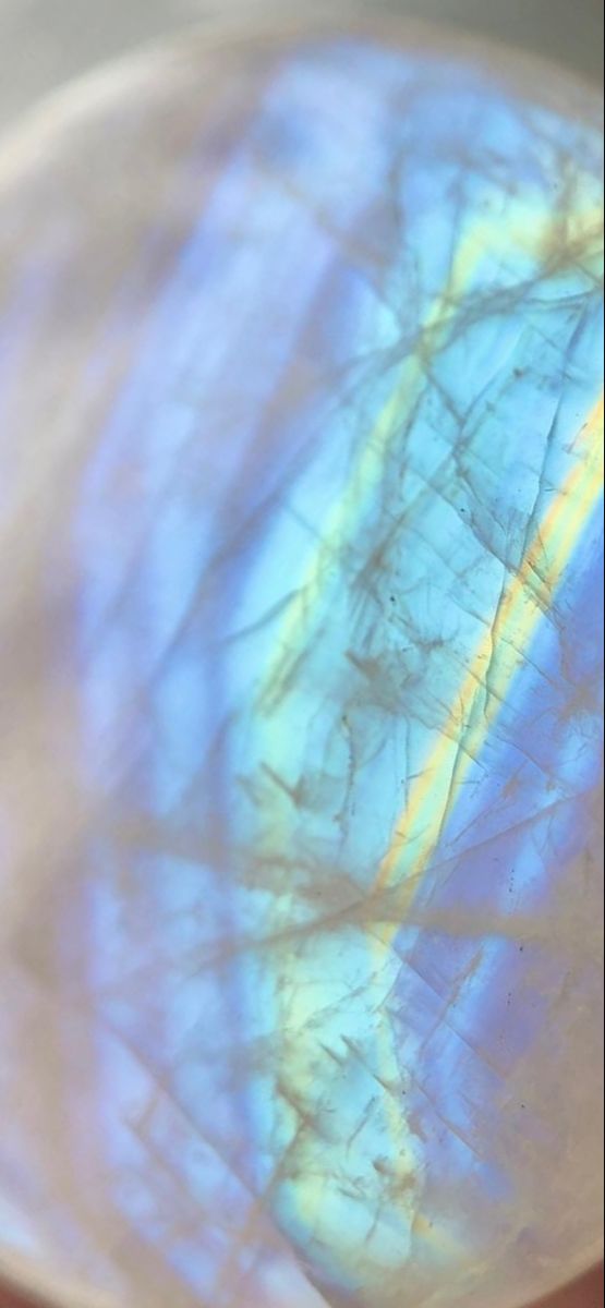 Opale / Pierre de Lune / Labradorite / Obsidienne / Hyperstène / Œil de Tigre / Ammolite / Kyanite / Sélénite