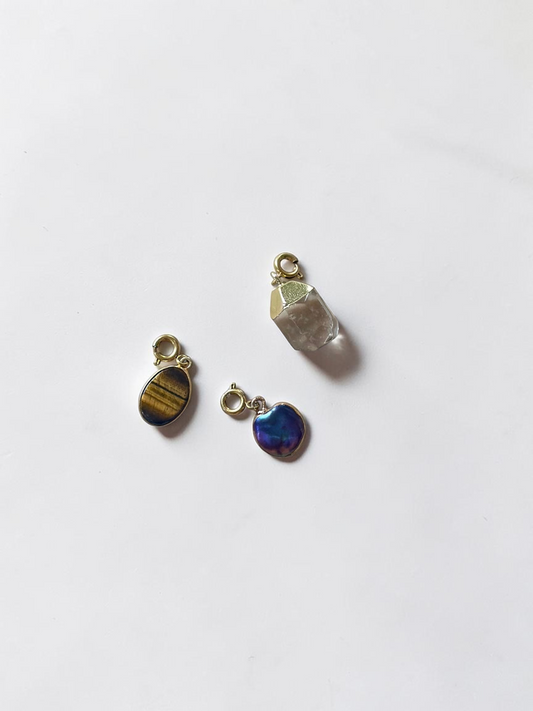 Pendentifs nacre et pierres naturelles