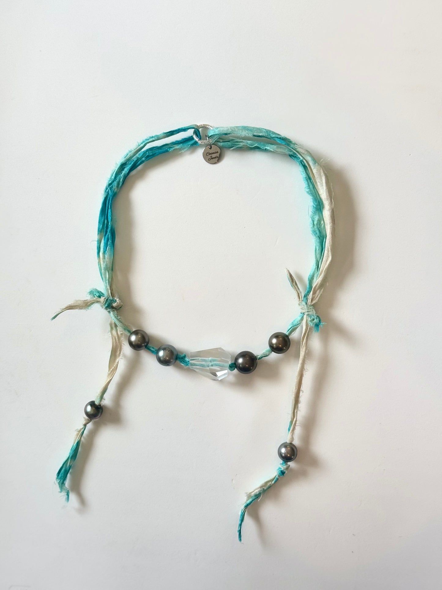 Collier Perles de Tahiti & Cristal de roche sur soie