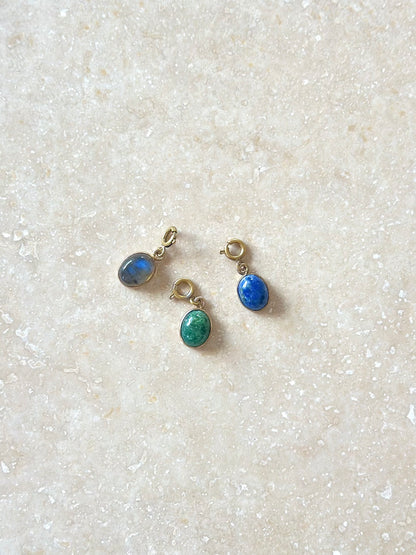 Pendentifs ovales en pierres naturelles