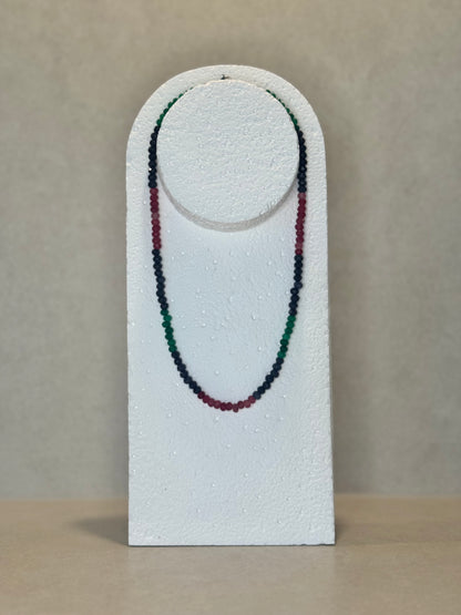 Colliers multicolores en Jade inspiration Saphir — La pierre de la sagesse et de l’harmonie*