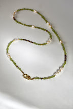 Collier long à double tours Péridot & Perles d’eau douce
