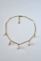 Collier Charms perles d’eau douce & nacre