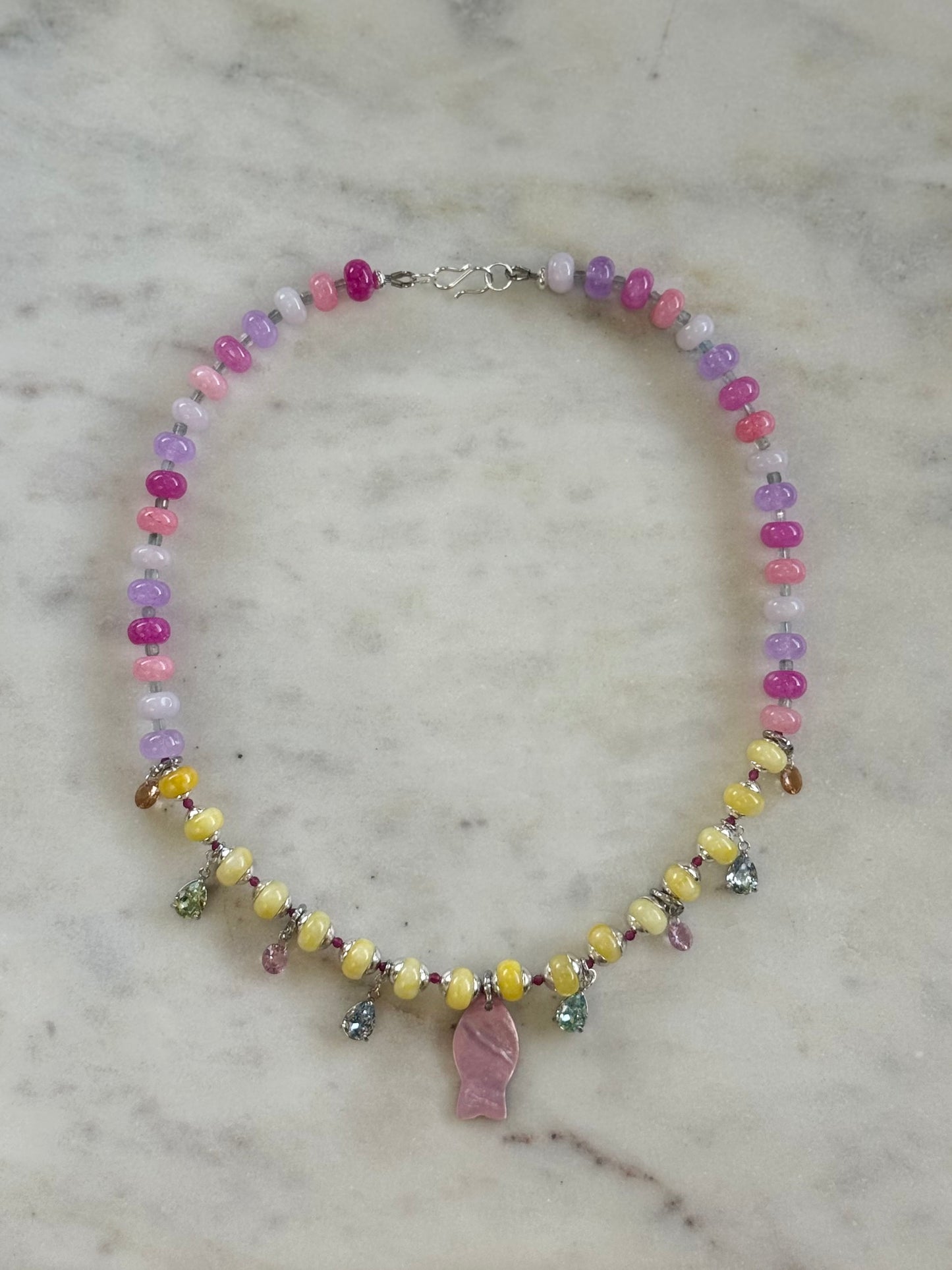 Collier Charms Jade & Nacre — L’harmonie du vivant