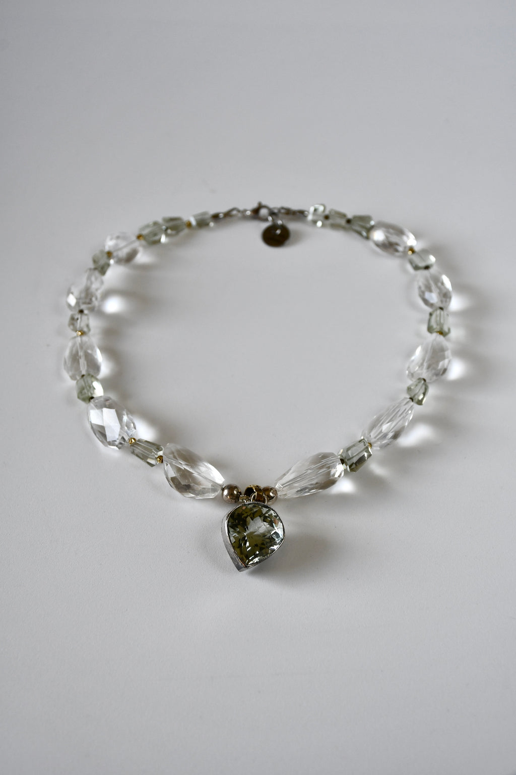 Collier iconique améthyste verte & Cristal de roche