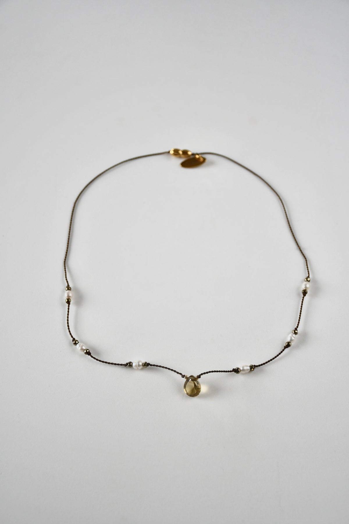 Collier Citrine & Perles d’eau douce sur soie
