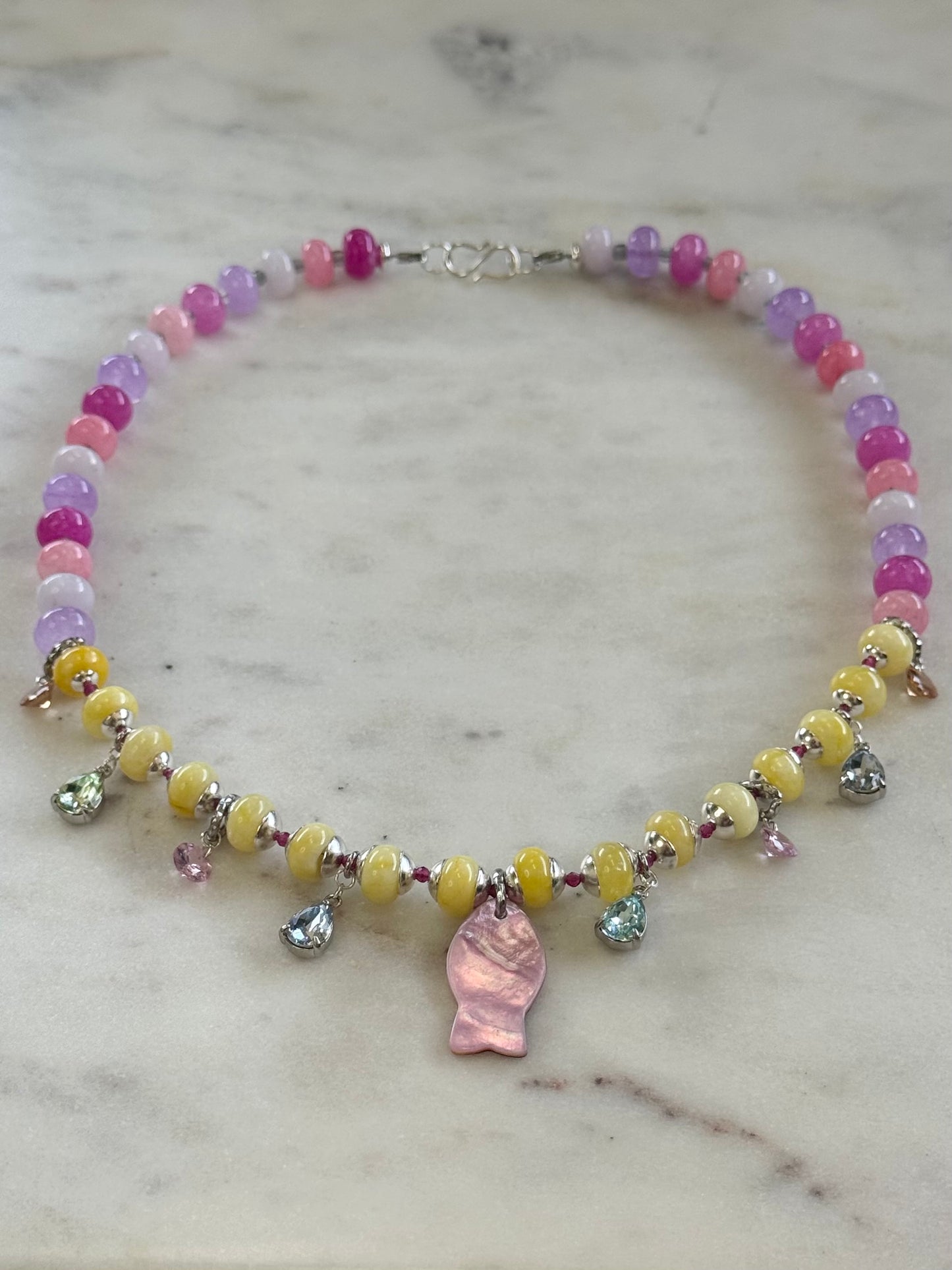 Collier Charms Jade & Nacre — L’harmonie du vivant