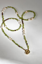 Collier long à double tours Péridot & Perles d’eau douce