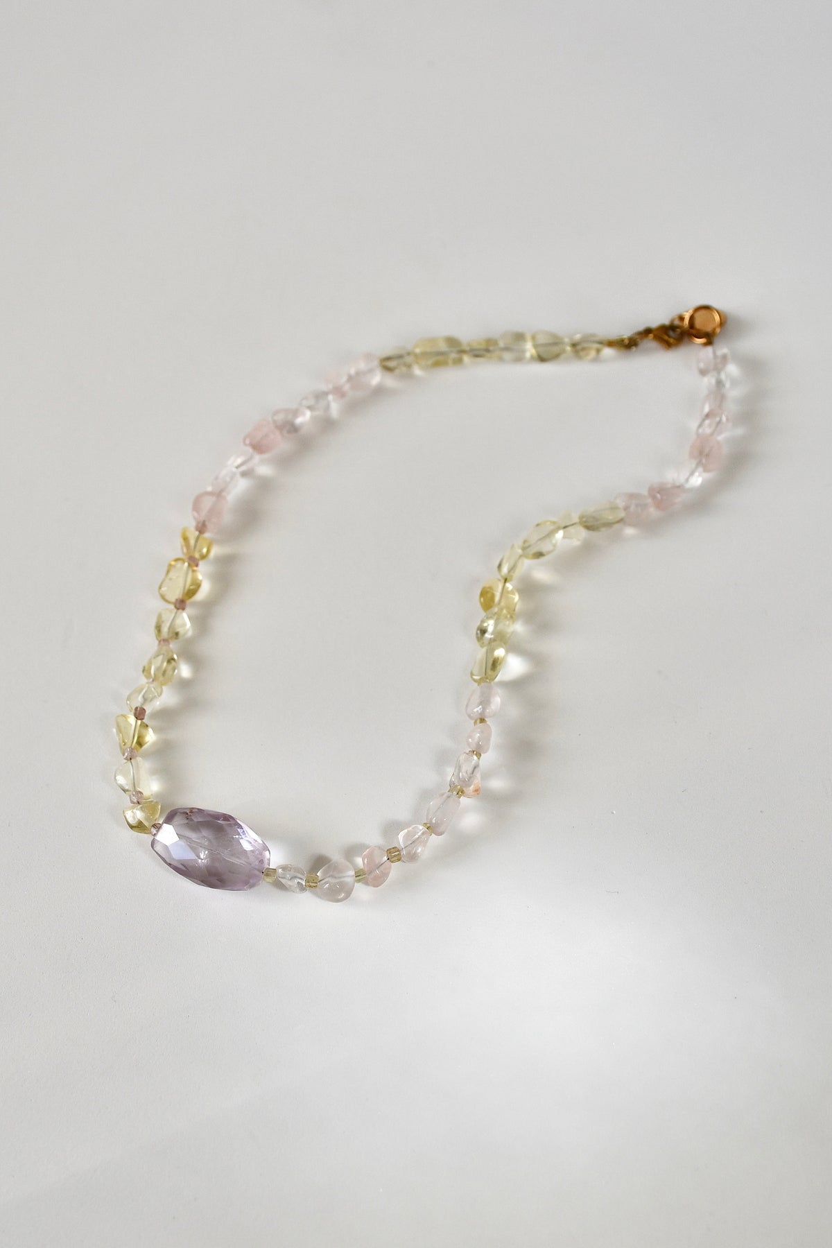 Collier Quartz rose, Quartz citron & Améthyste — Le Trio Solaire