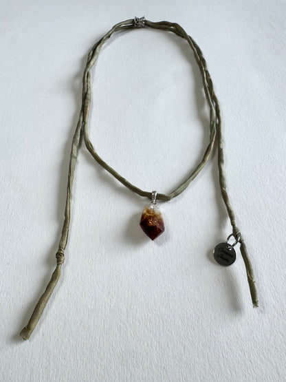Collier Citrine sur soie — La Lumière Solaire
