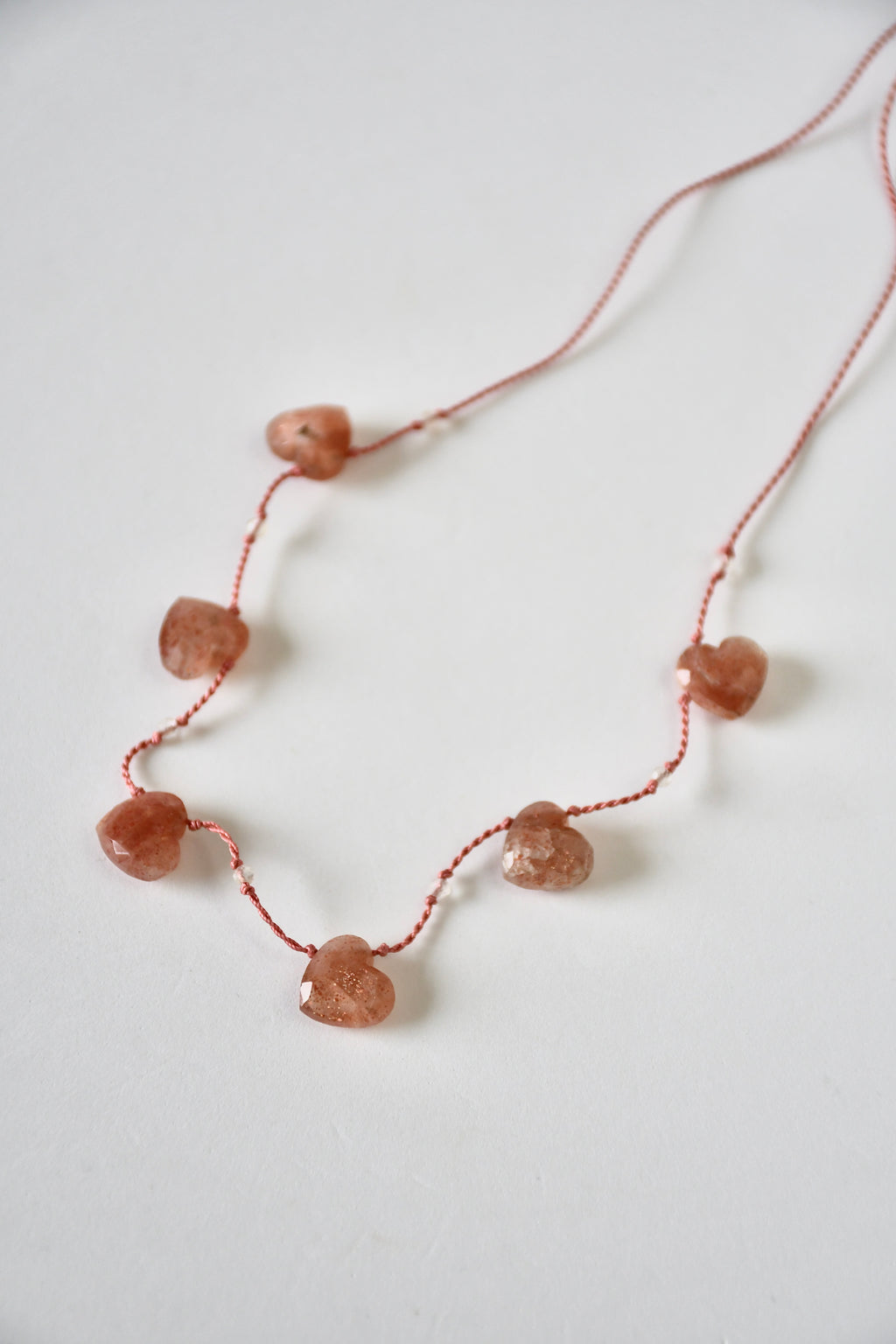 Collier Pierre de soleil sur soie