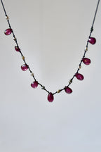 Collier Keishi & Grenat sur soie