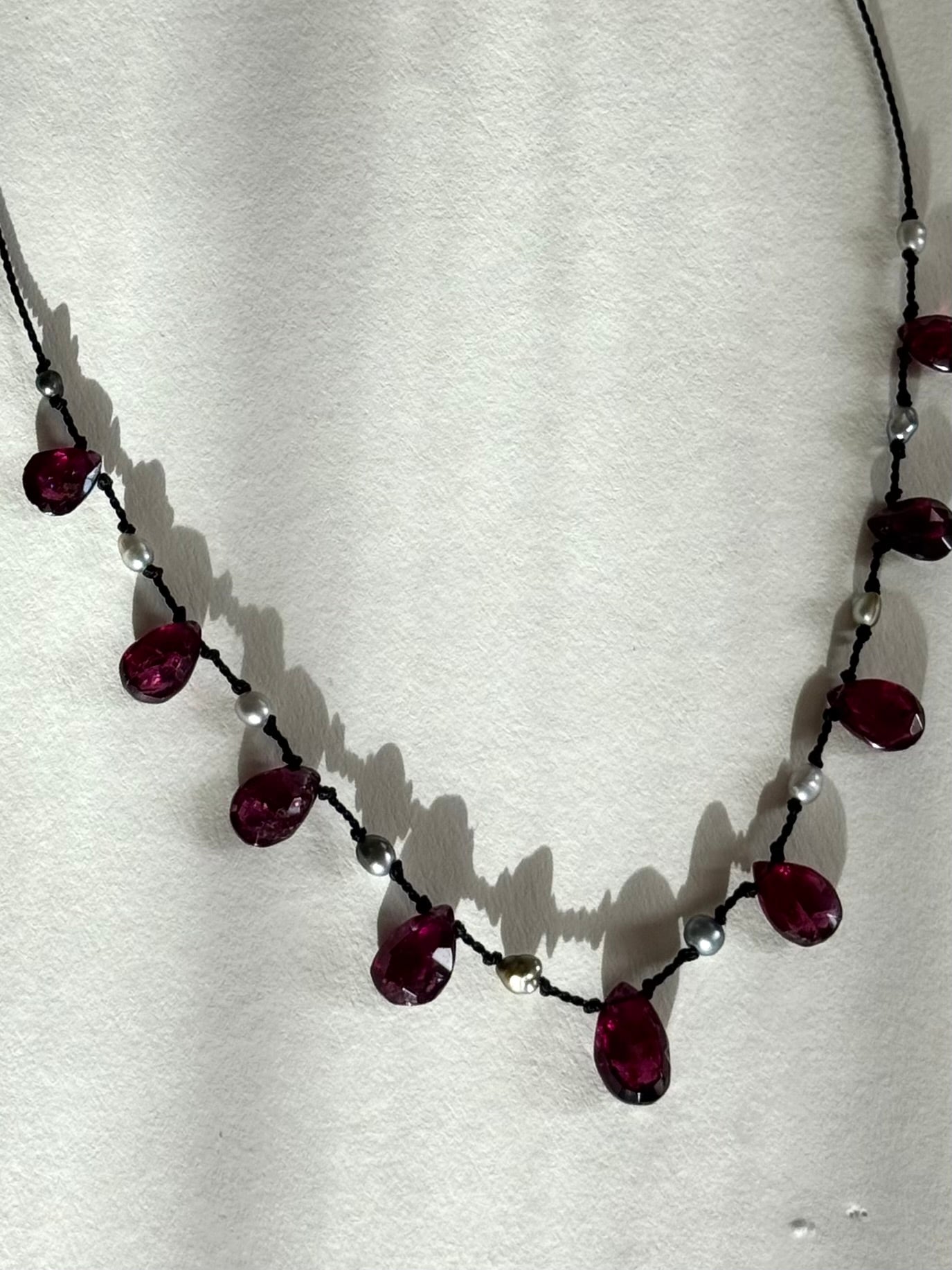 Collier Keishi & Grenat sur soie