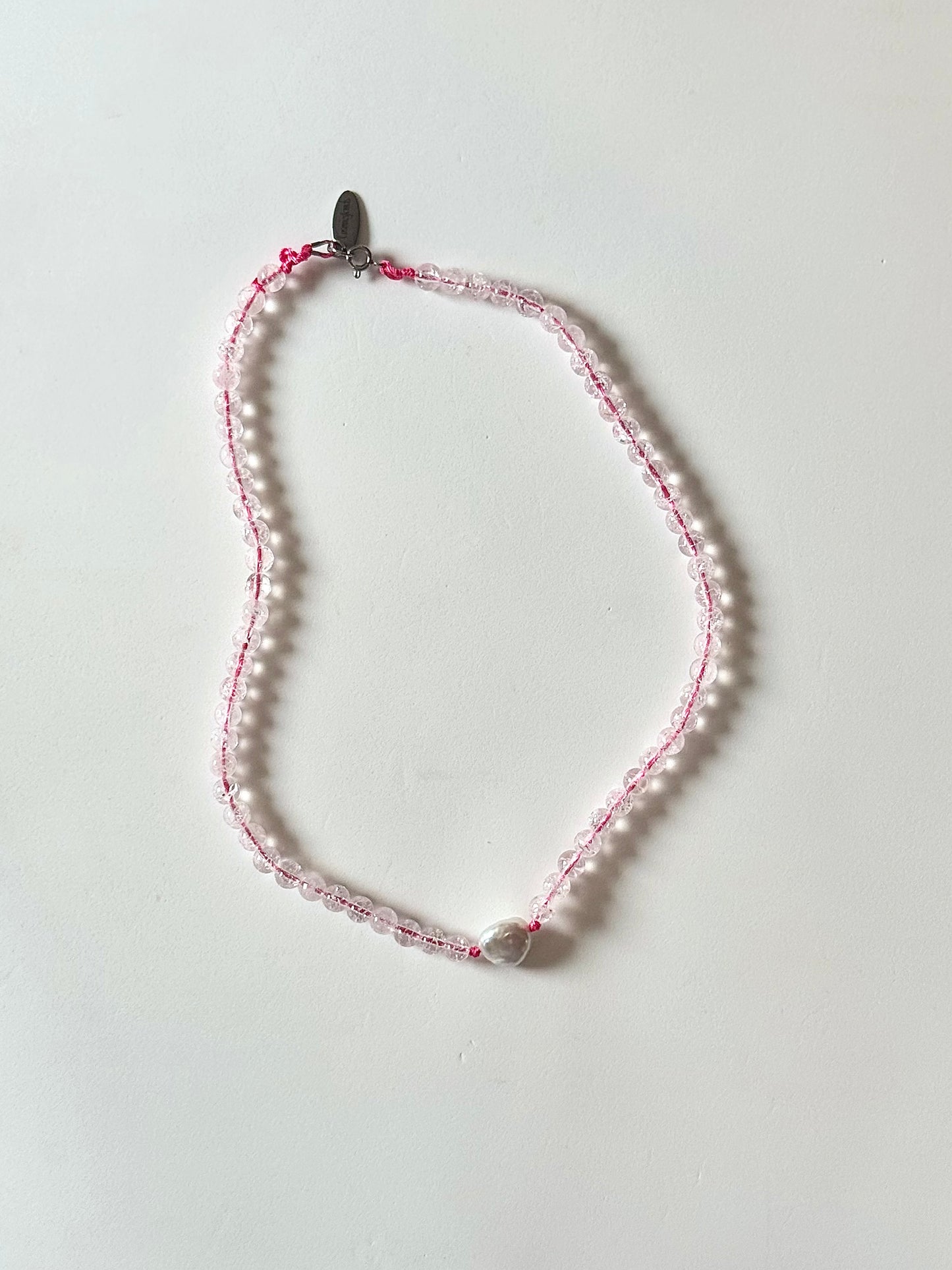 Collier Cristal de roche & Perle sur Nylon rose
