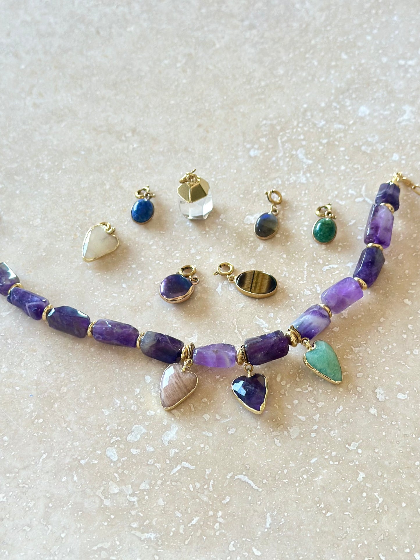 Pendentifs nacre et pierres naturelles