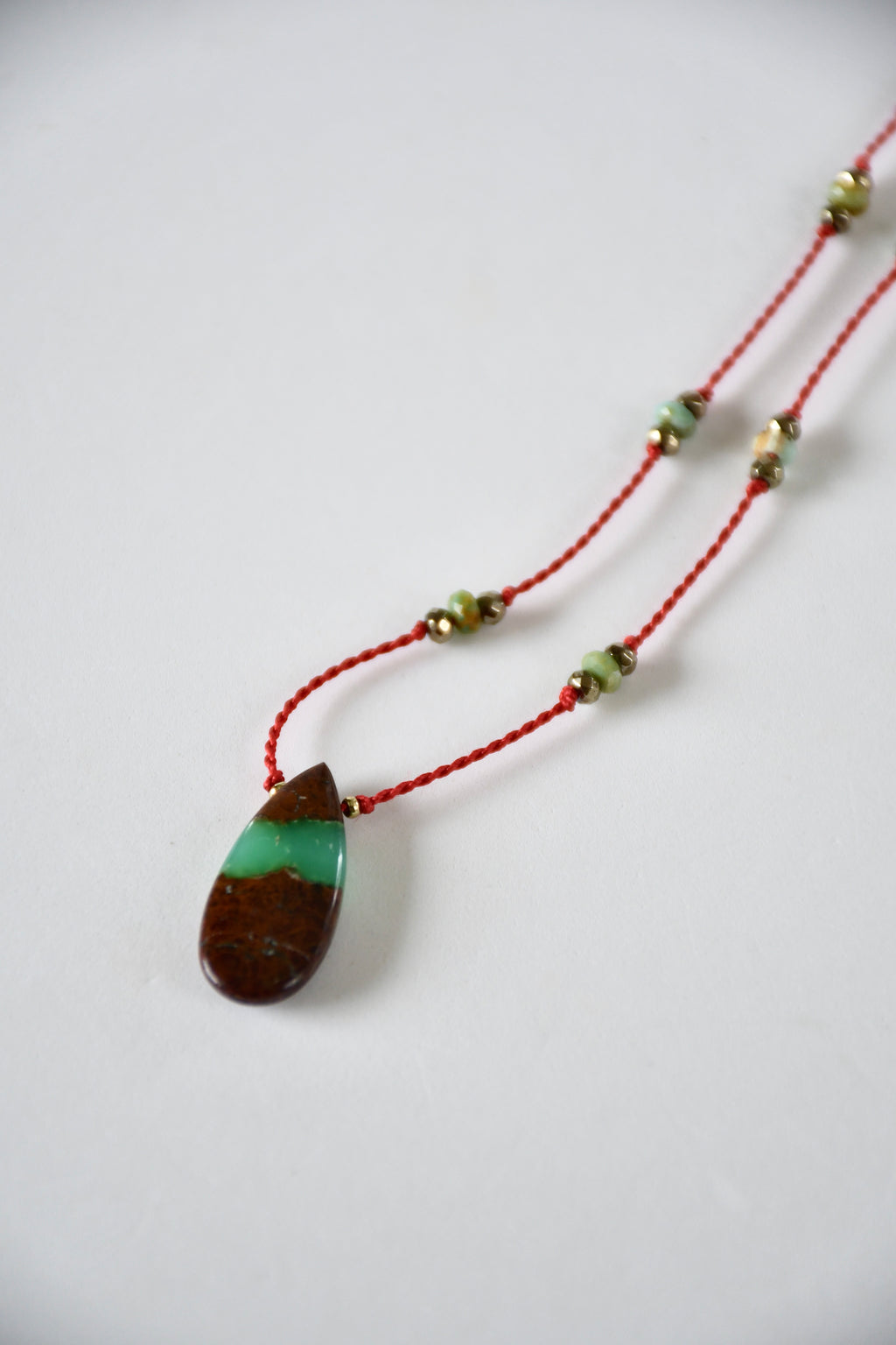 Collier Chrysoprase & Amazonite sur soie
