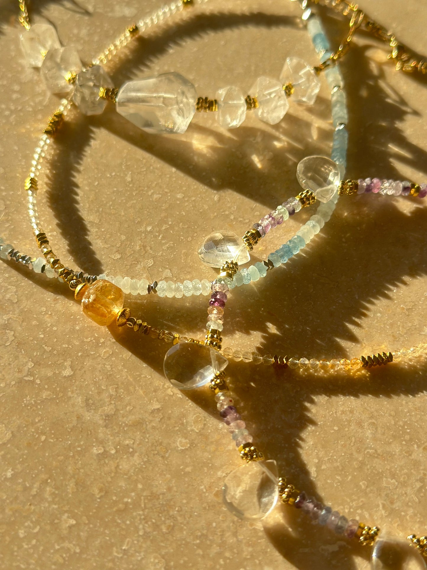 Collier Cristal de roche et Hématite – Clarté et Ancrage