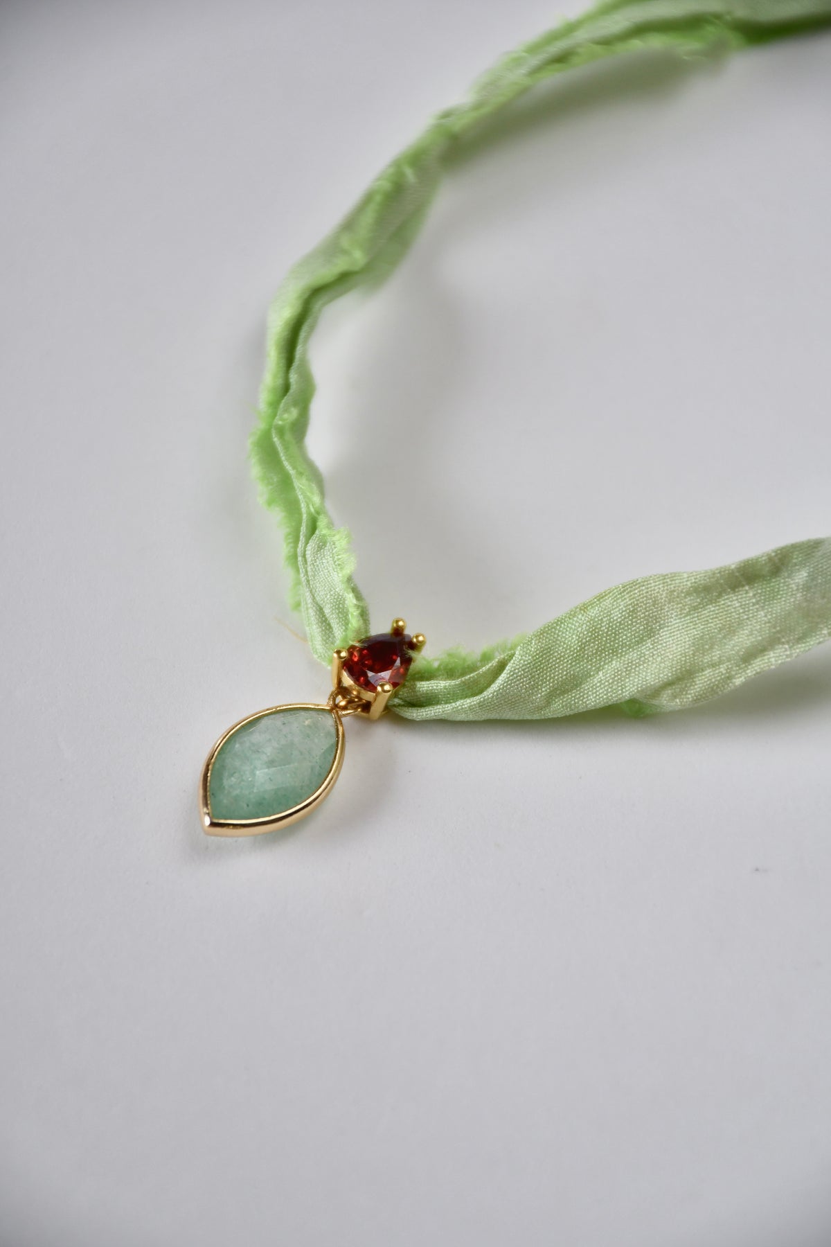 Collier Amazonite sur ruban de soie — L’esprit clarifié