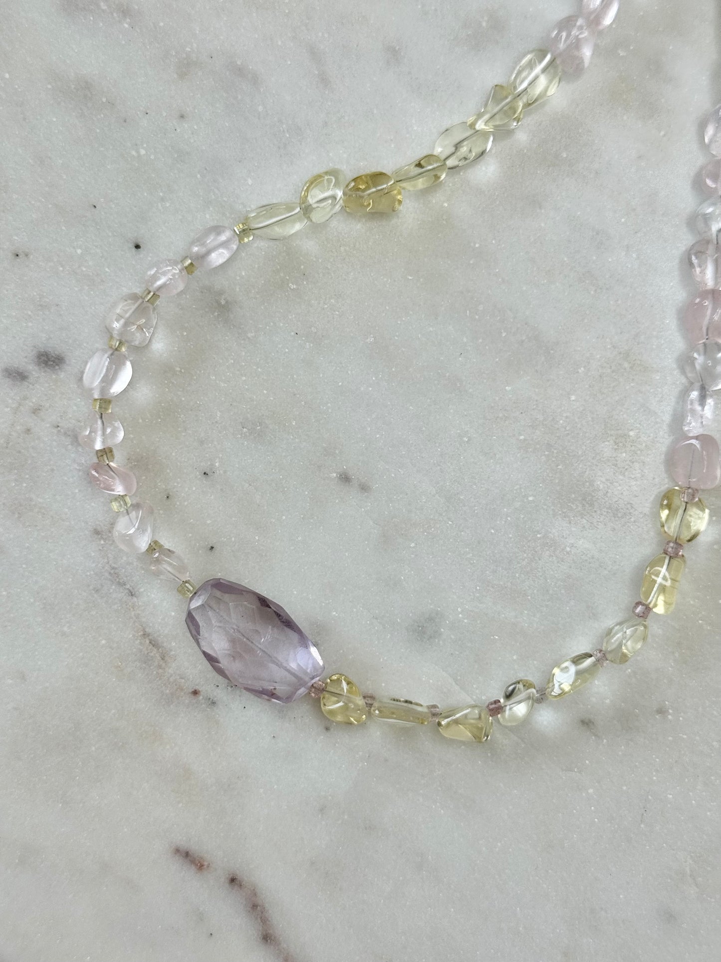 Collier Quartz rose, Quartz citron & Améthyste — Le Trio Solaire