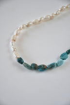 Collier Apatite & Perles d’eau douce — Clarté intérieure et expression alignée