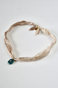 Collier Apatite sur ruban de soie — L’Éveil de la Clarté