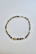Collier Quartz fumé & Perle d’eau douce — L’ancrage lumineux
