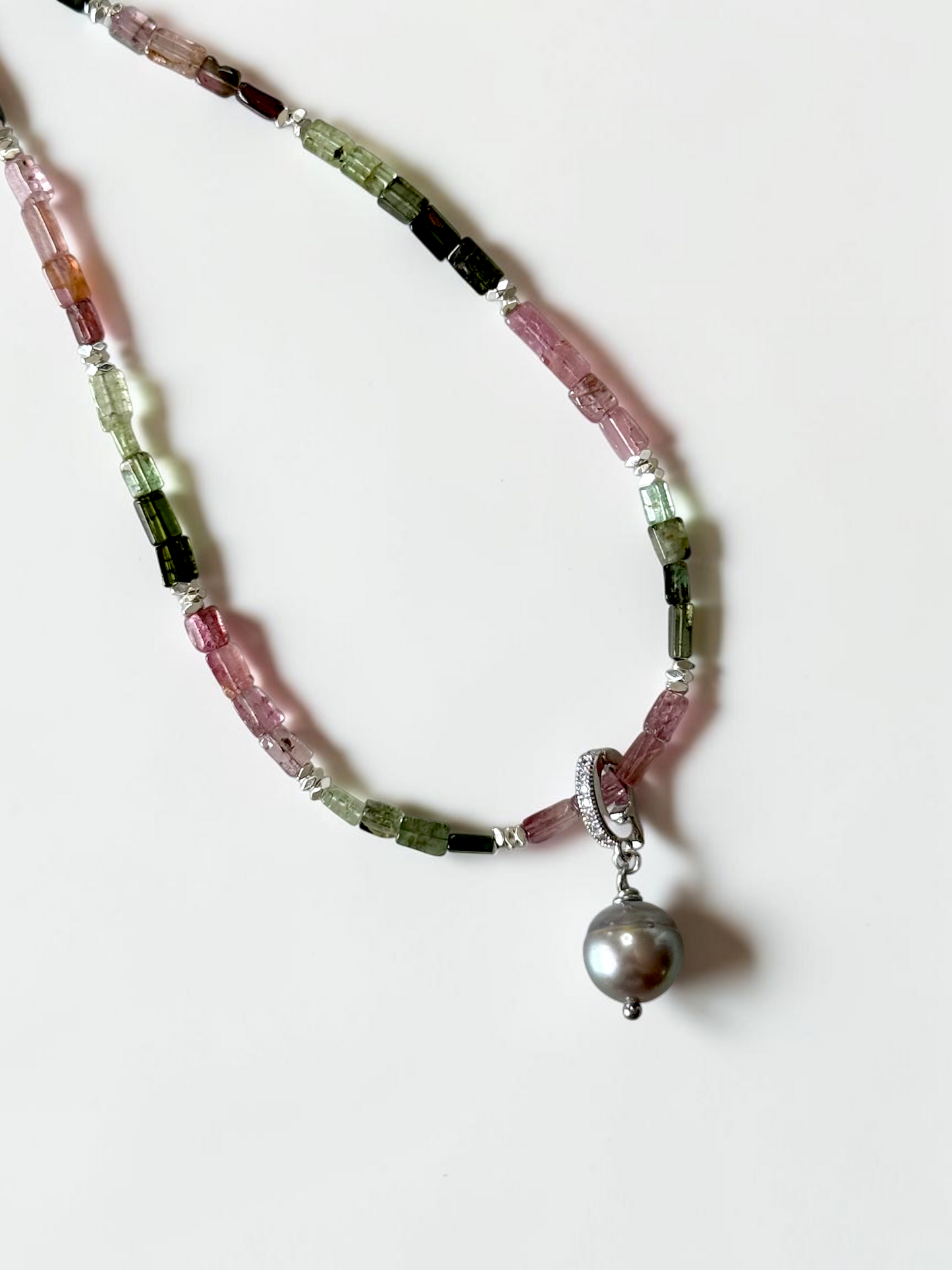 Collier Tourmaline & Perle de Tahiti — Le mystère électrique