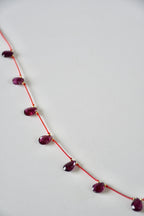 Collier Grenat sur soie