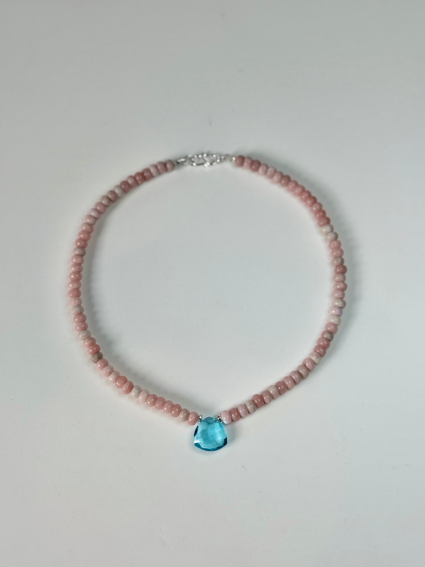 Collier Opale rose — Douceur du cœur et guérison émotionnelle