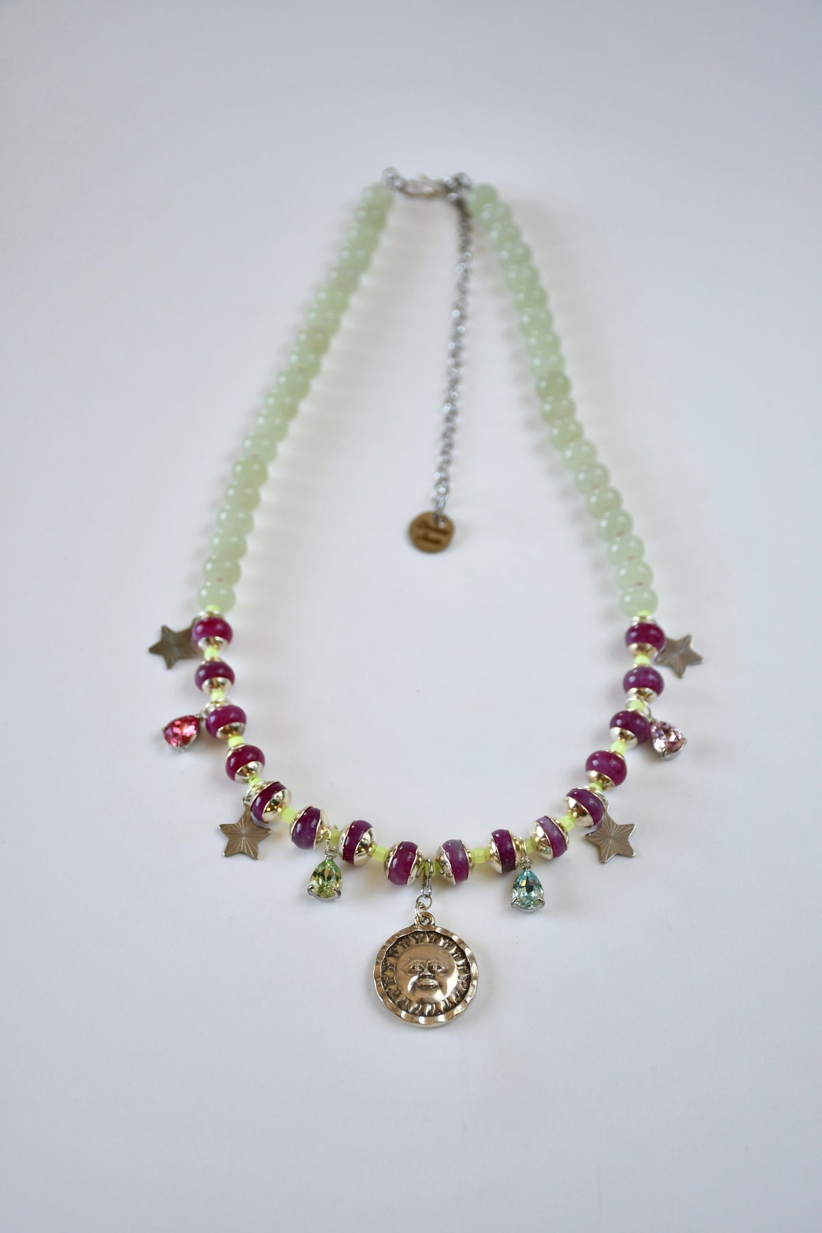 Collier Charms Jade — L’harmonie qui traverse les âges