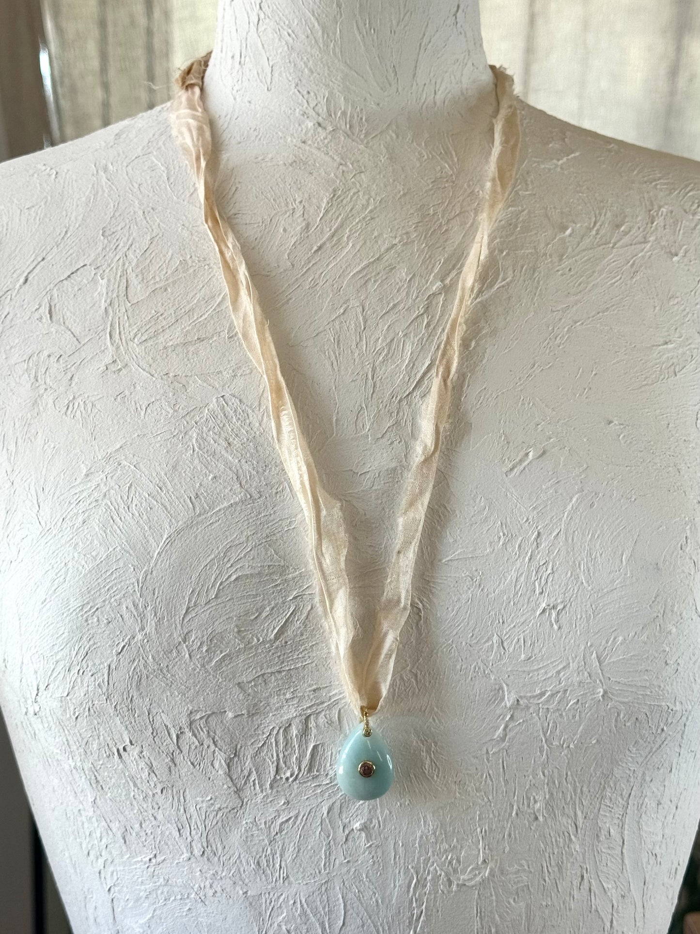 Collier Amazonite sur ruban de soie — La Voix de la Vérité