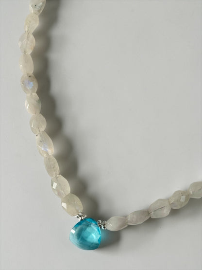 Collier Pierre de Lune — Intuition et équilibre intérieur
