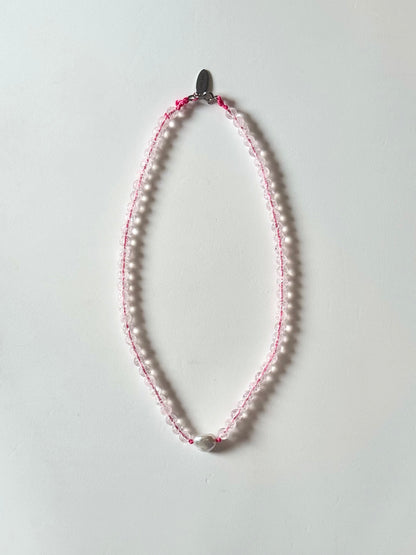 Collier Cristal de roche & Perle sur Nylon rose