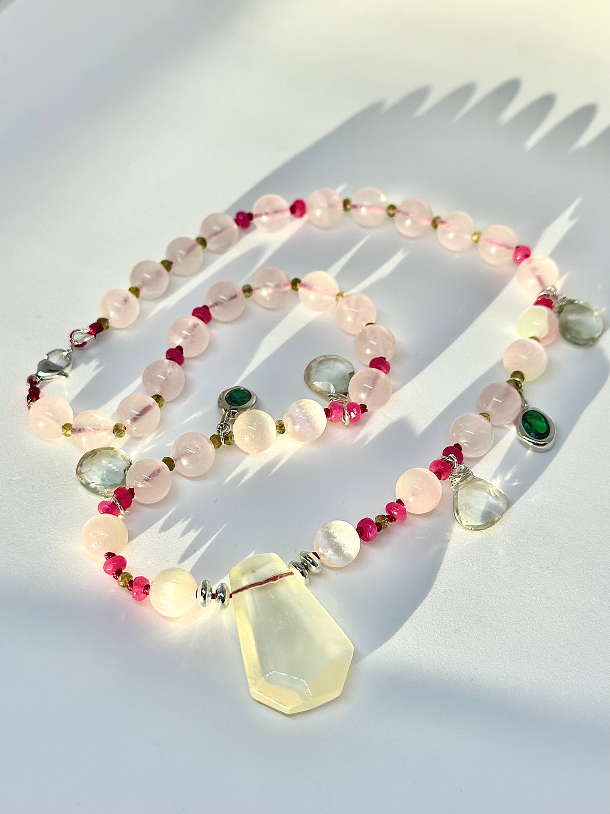 Collier Quartz Rose, Sélénite, Jade & Améthyste — Douceur, Harmonie & Sérénité