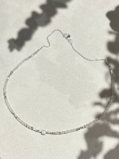 Collier Pierre de lune arc-en-ciel — Intuition, Féminin, Fluidité