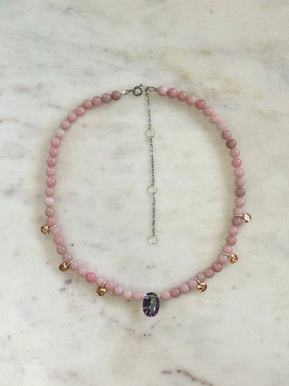 Collier Opale rose & Cristal — La tendresse à l’état pur