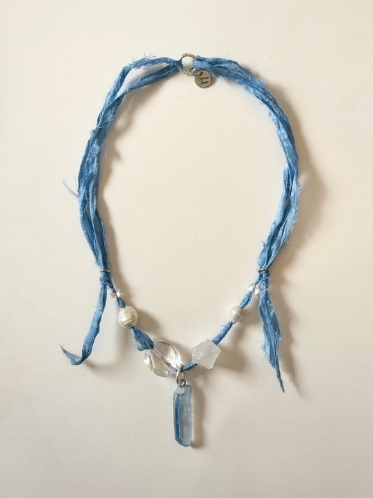 Collier Cristal de roche & Perle sur soie