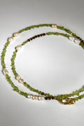 Collier long à double tours Péridot & Perles d’eau douce