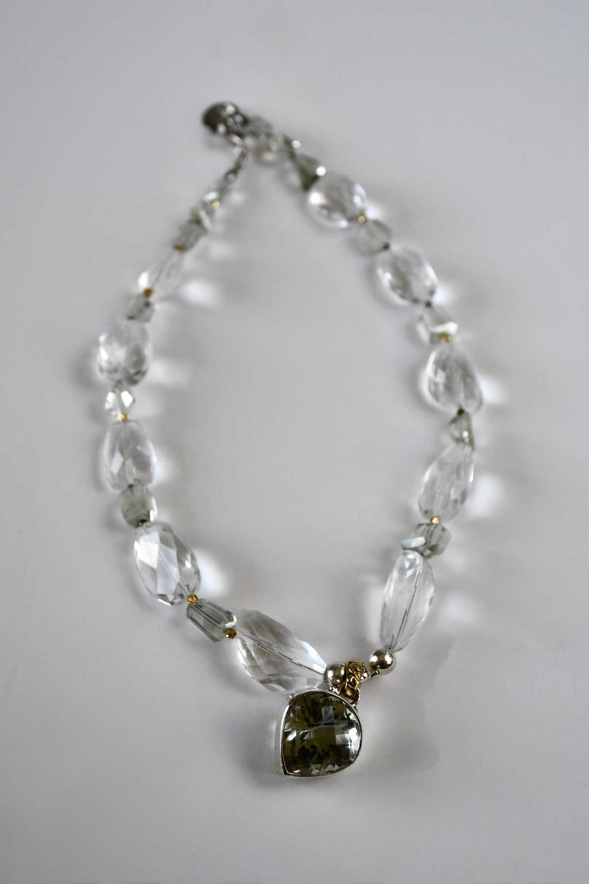 Collier iconique améthyste verte & Cristal de roche