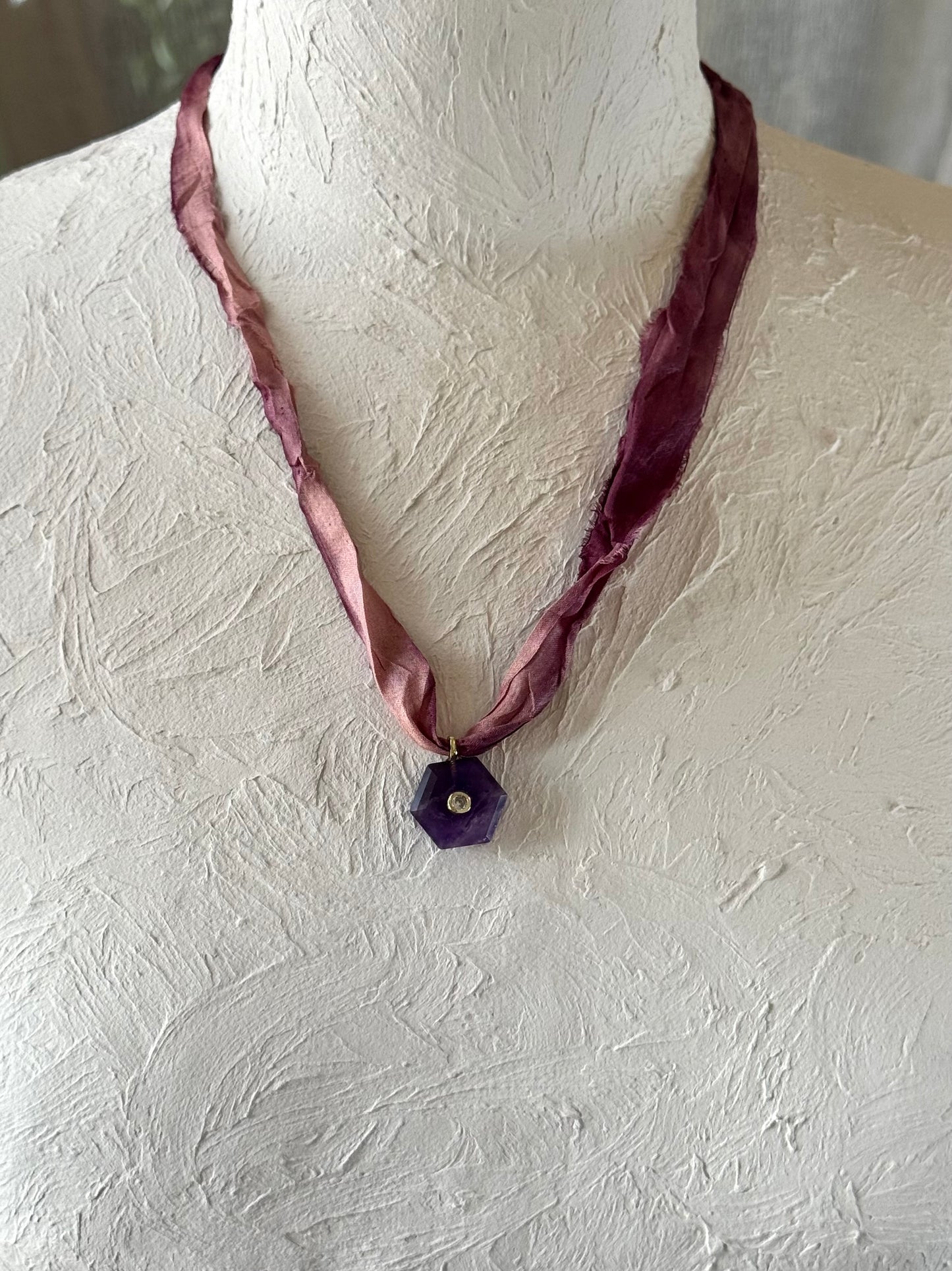 Collier Améthyste sur ruban de soie — L’Éveil Spirituel