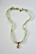 Collier Fluorite sur ruban de soie — L’arc-en-ciel minéral
