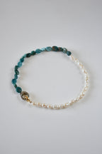 Collier Apatite & Perles d’eau douce — Clarté intérieure et expression alignée