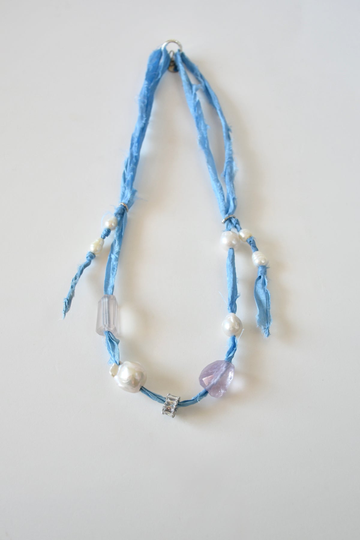 Collier Améthyste, Quartz rose & Perles d’eau douce sur soie