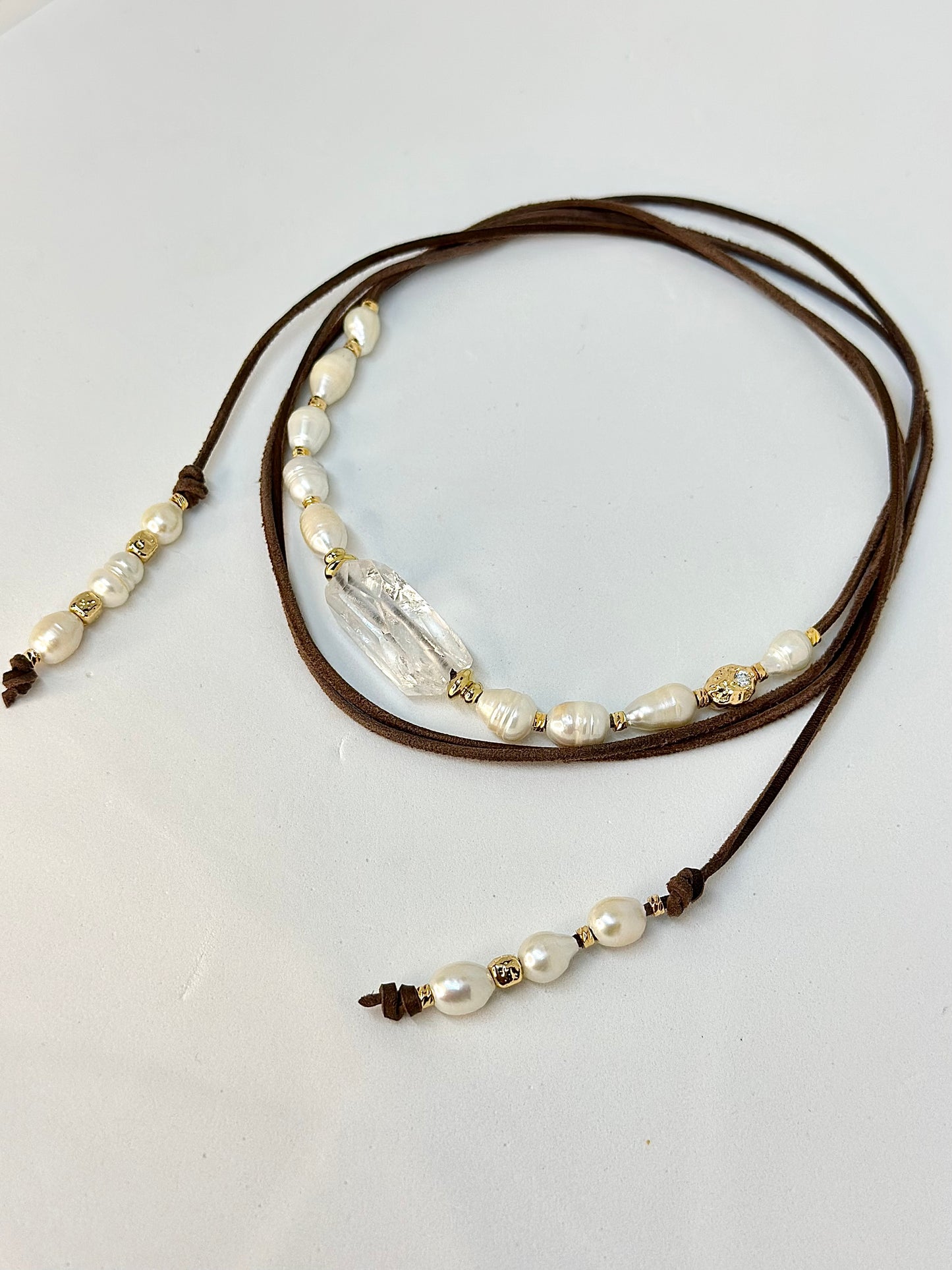 Collier Perles d’eau douce & Cristal de roche double tour