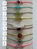 Bracciali colorati con pietre assortite